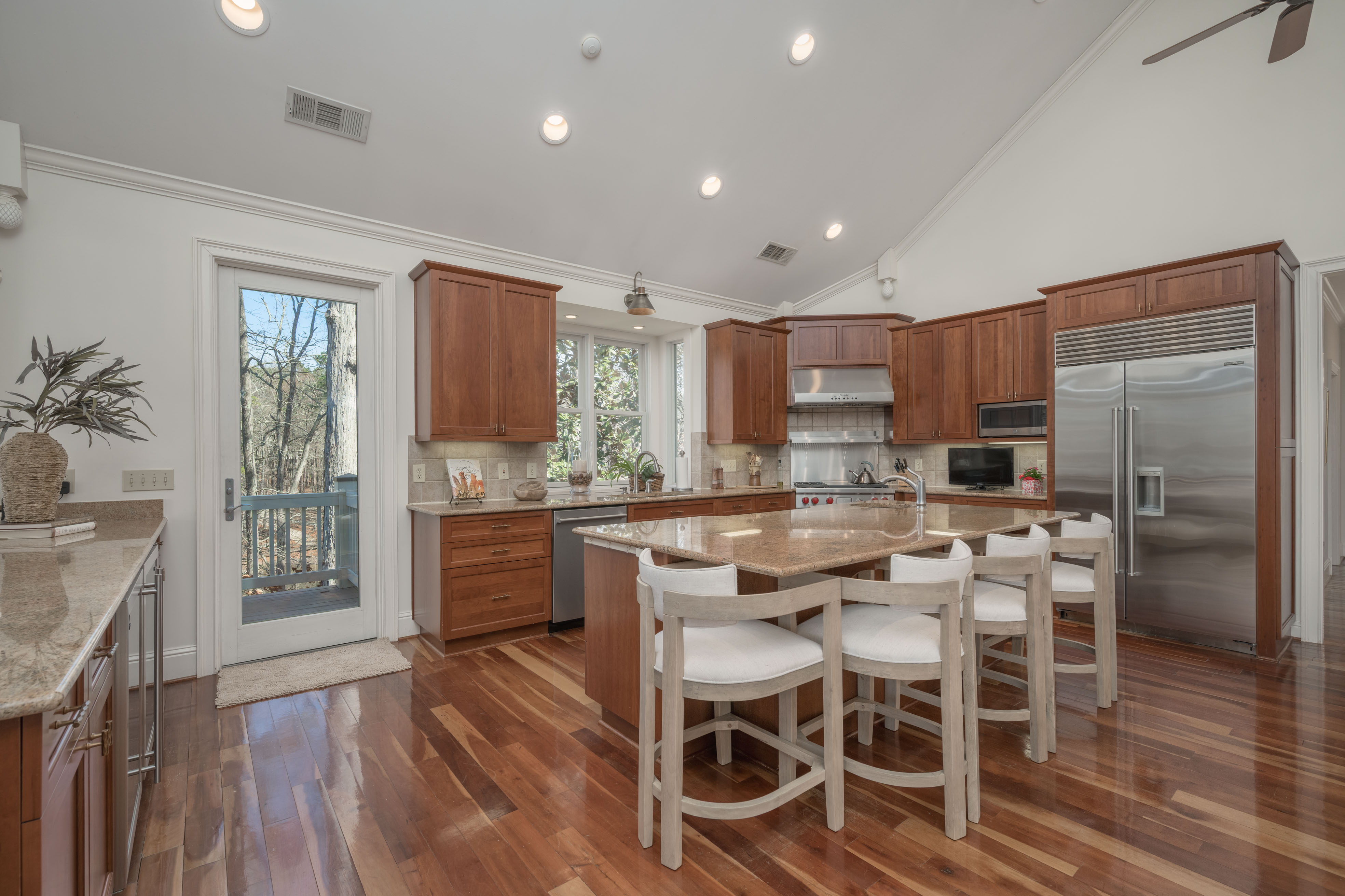 1041 Ruth's Way image 23